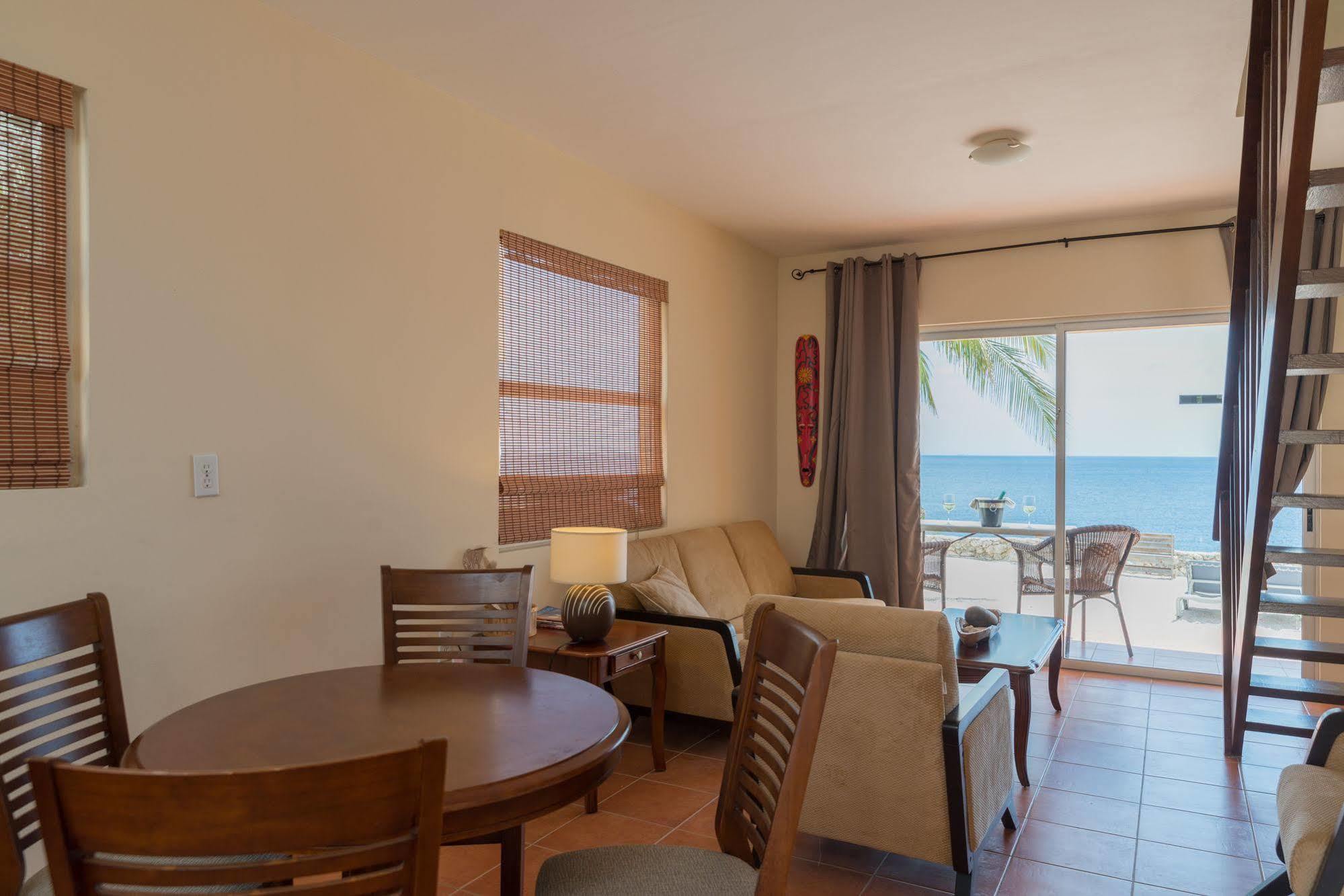 Lagun Blou Dive And Beach Resort ภายนอก รูปภาพ