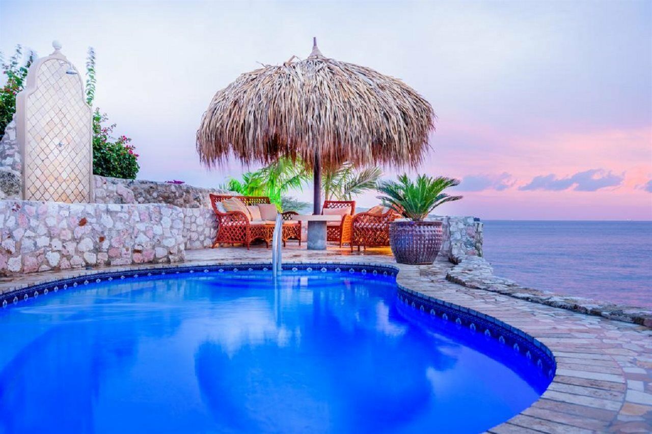 Lagun Blou Dive And Beach Resort ภายนอก รูปภาพ